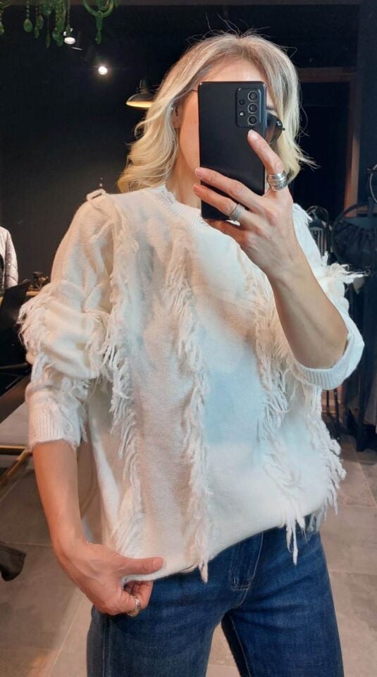 SAÇAK DETAY KREM KAZAK