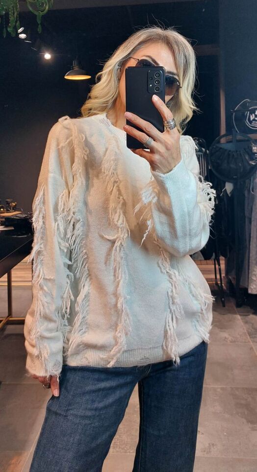 SAÇAK DETAY KREM KAZAK