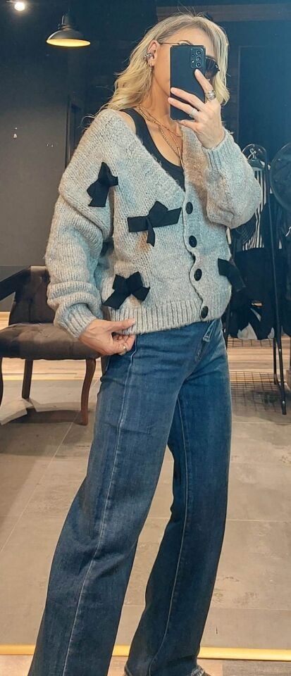 FİYONKLU GRİ HIRKA