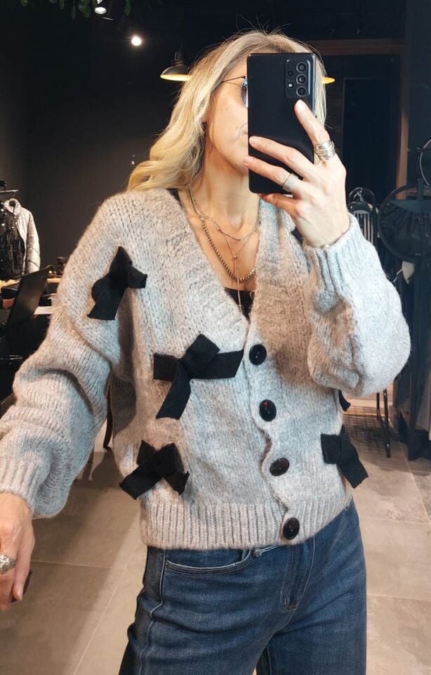 FİYONKLU GRİ HIRKA