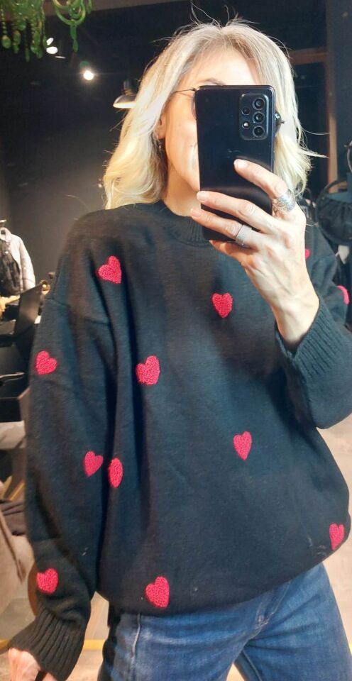 KALPLİ SİYAH KAZAK