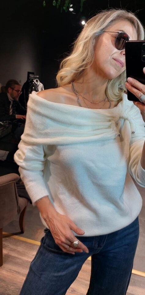 KAYIK YAKA KREM KAZAK