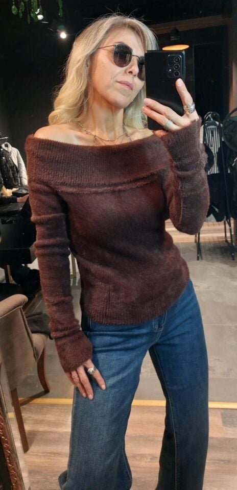 MADONNA YAKA KAHVE BLUZ