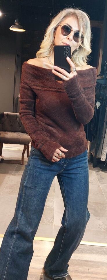 MADONNA YAKA KAHVE BLUZ