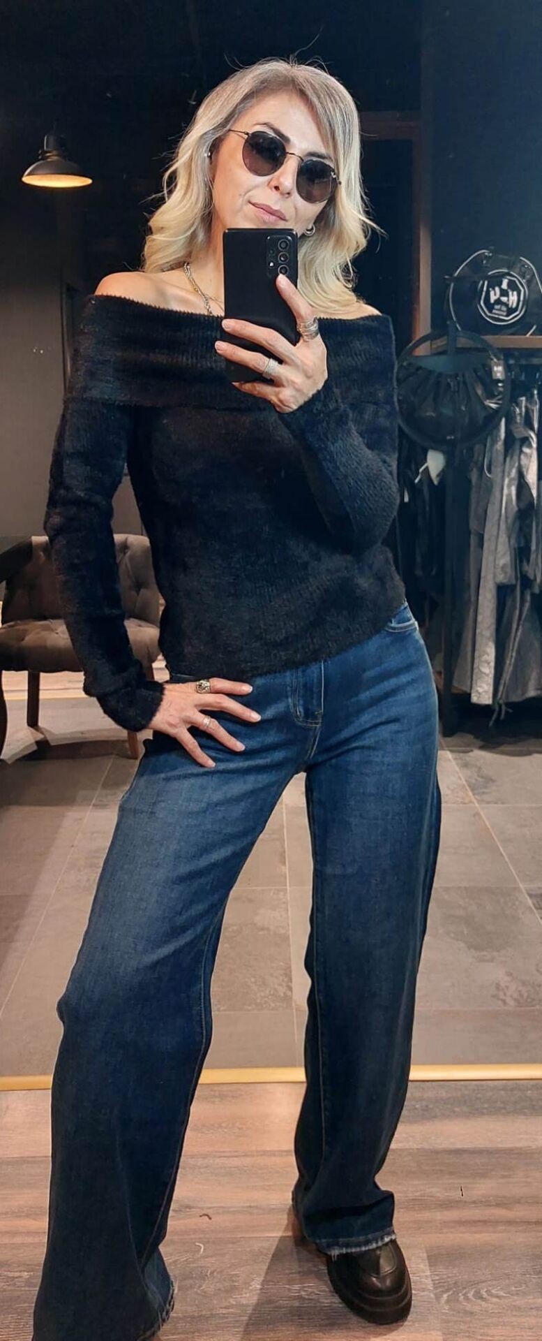 MADONNA YAKA SİYAH BLUZ