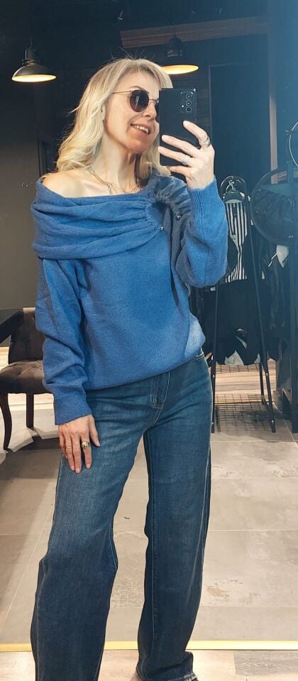 KAYIK YAKA MAVİ KAZAK