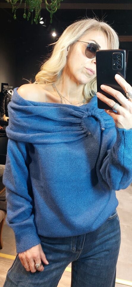 KAYIK YAKA MAVİ KAZAK